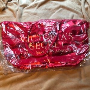 NEW Victoria’s Secret Weekender Bag